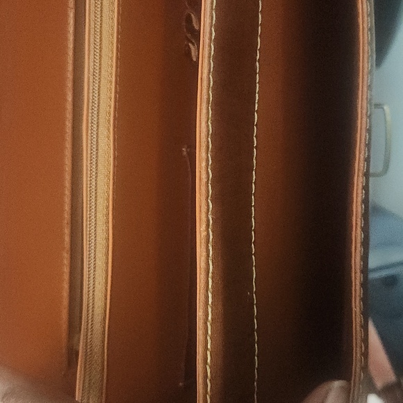 Breafcase - Picture 2 of 5